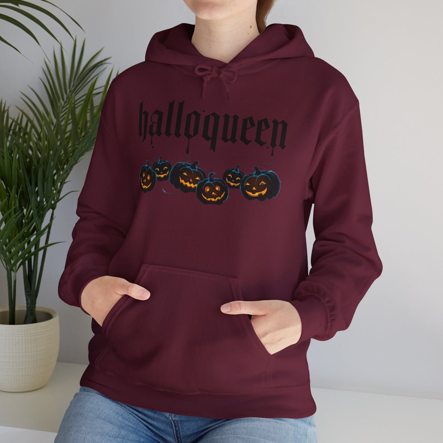 Halloqueen Unisex Heavy Blend™ Hooded Sweatshirt
