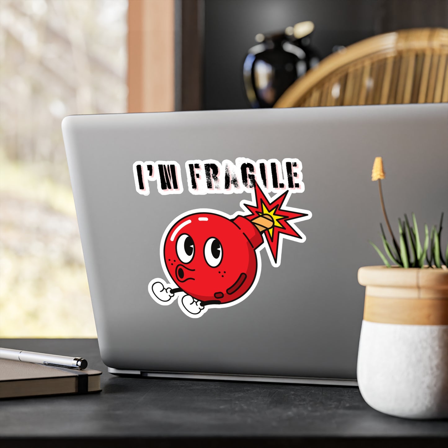 I'm Fragile- Kiss-Cut Vinyl Decal